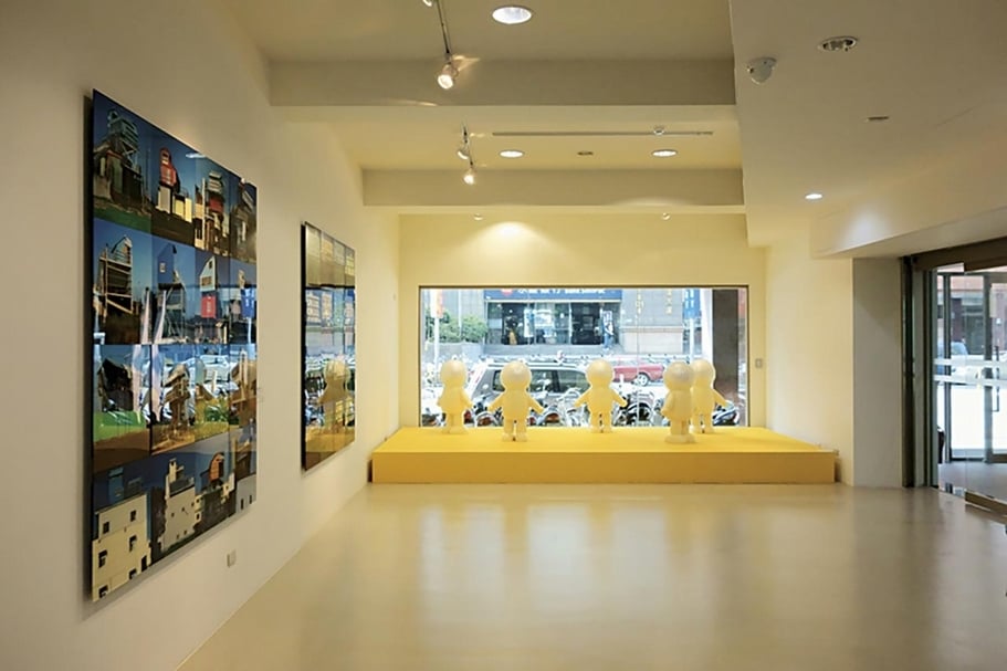 藝術銀行一樓展示廳現場。（藝術銀行提供）