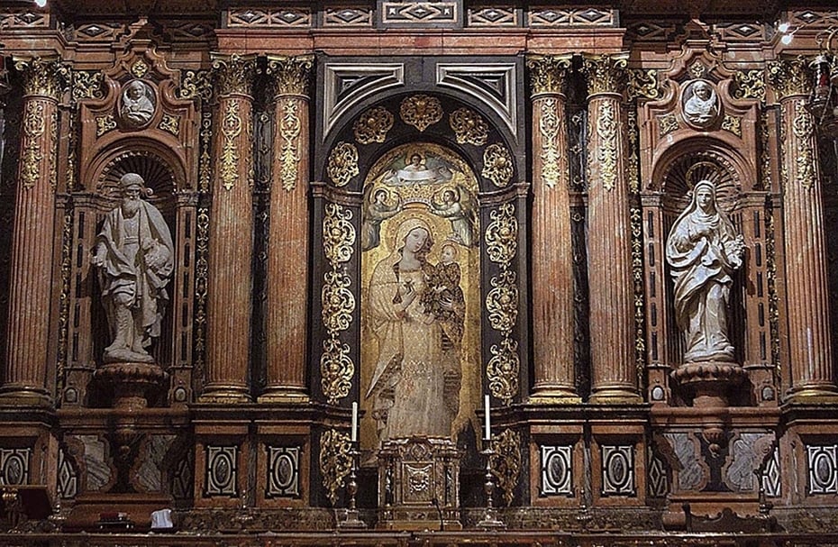 圖10：約13-14世紀賽維亞大教堂的濕壁畫聖母古像（Virgen de la Antigua）。（攝影／Pepe Becerra）