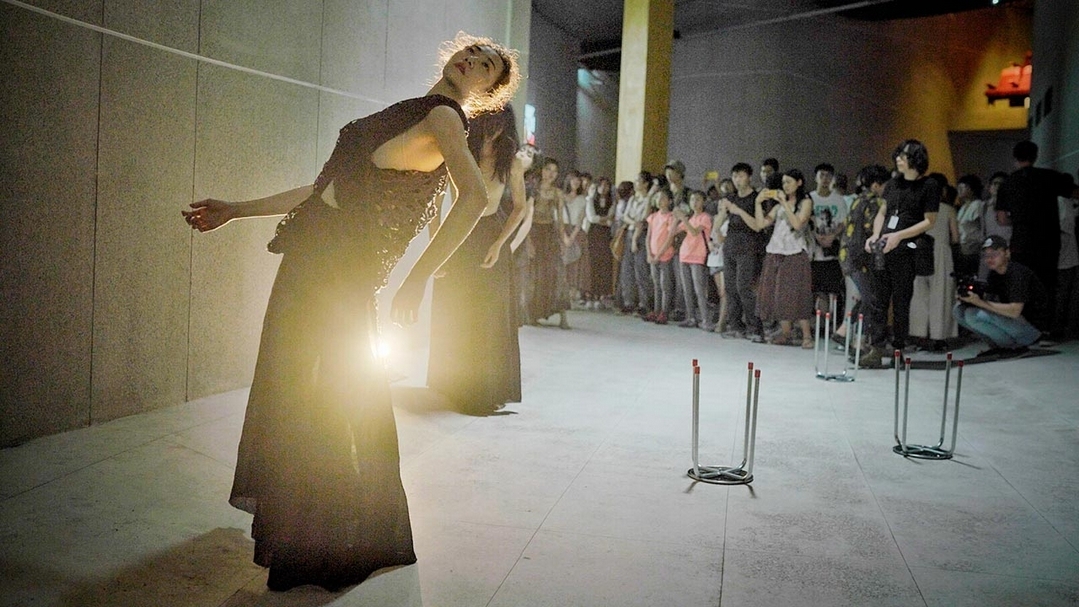 「 沙丘漫舞」 演出現場。(攝影/黃宏錡,雲門2提供)