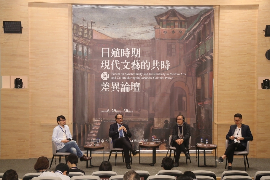 論壇現場,左起為導演黃亞歷、國美館館長林志明、日本明治大學名譽教授巖谷國士及台南藝術大學動畫藝術與影像美學研究所所長孫松榮。(©國立台灣美術館)