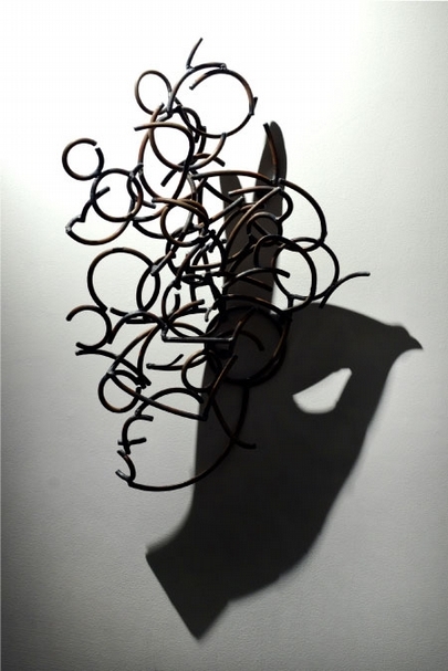 拉里 • 加根(Larry Kagan) ,《影偶》,2007,鐵、光線