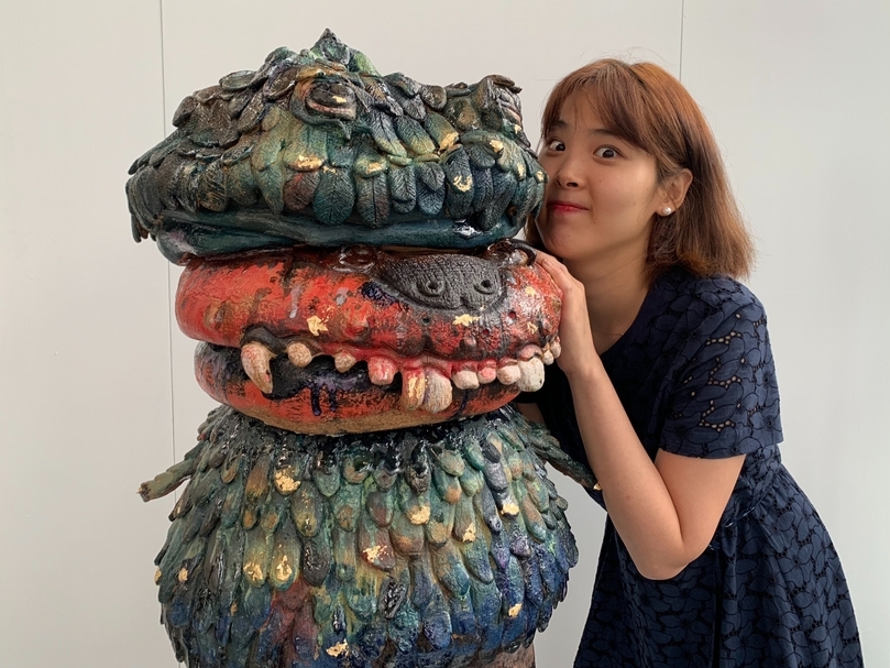 車秀彬（Subin Cha）與《台灣動物》。（新北市立鶯歌陶瓷博物館提供）