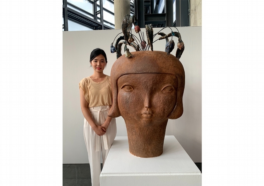 徐尚希（Sanghee Suh）與《童話般的美好結局》。（新北市立鶯歌陶瓷博物館提供）