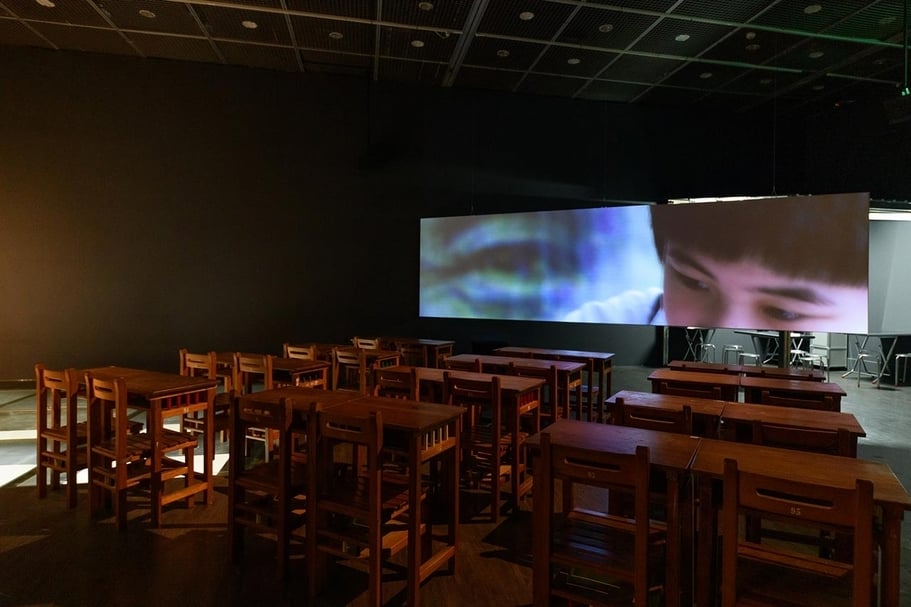 「少年當代——未終結的過去進行式」展出藝術家雪克的作品《1989》。(台北當代藝術館提供)