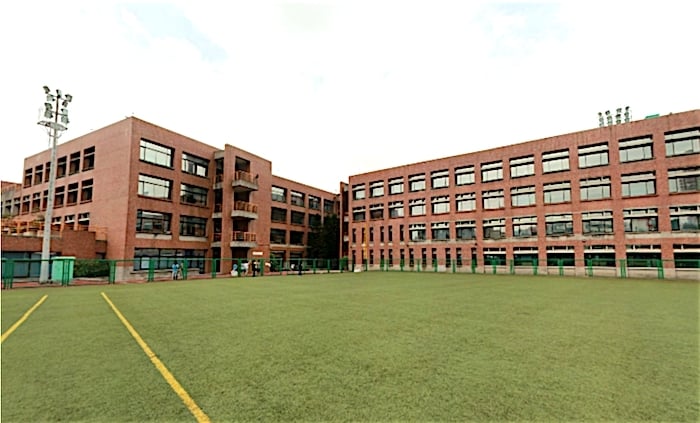 本圖為示意圖，圖片取自網路。學校建築示意圖。