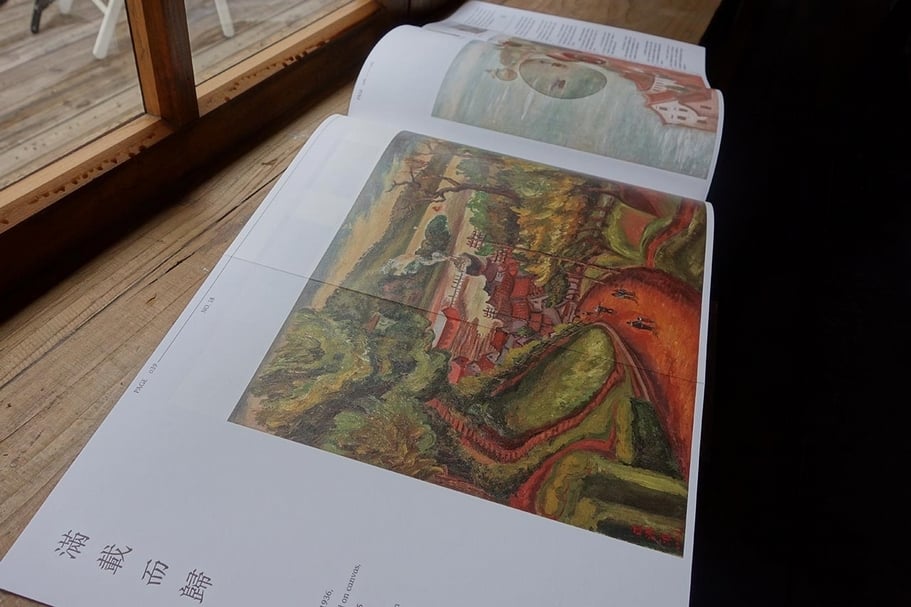 《回歸線上的候鳥：陳澄波作品特寫》一書以台灣目前最高階的數位掃描設備製成圖檔，輔以專業色彩管理技術，使作品的顏色表現接近原畫色澤，印刷上更選用高價的水晶網版與「竹尾新浪潮」紙材呈現。（陳澄波文化基金會提供）