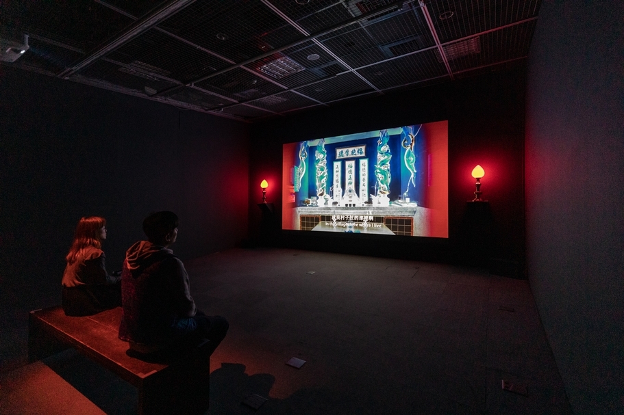梁廷毓《斷頭之河》提供觀眾「非理性」的展出經驗。（台北當代藝術館提供）