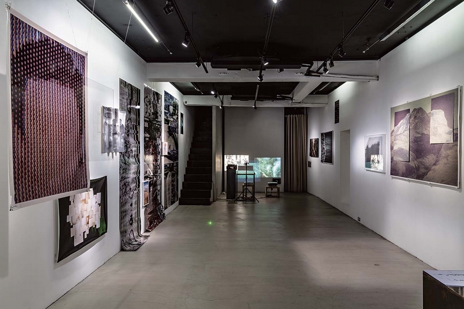 意識畫廊展出李浩個展「我看見我讓我看見他」。（李浩提供）