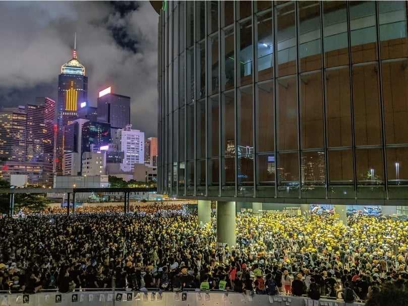 今年7月1日，香港新政總前的抗議人潮。（©Studio Incendo's Flicker）