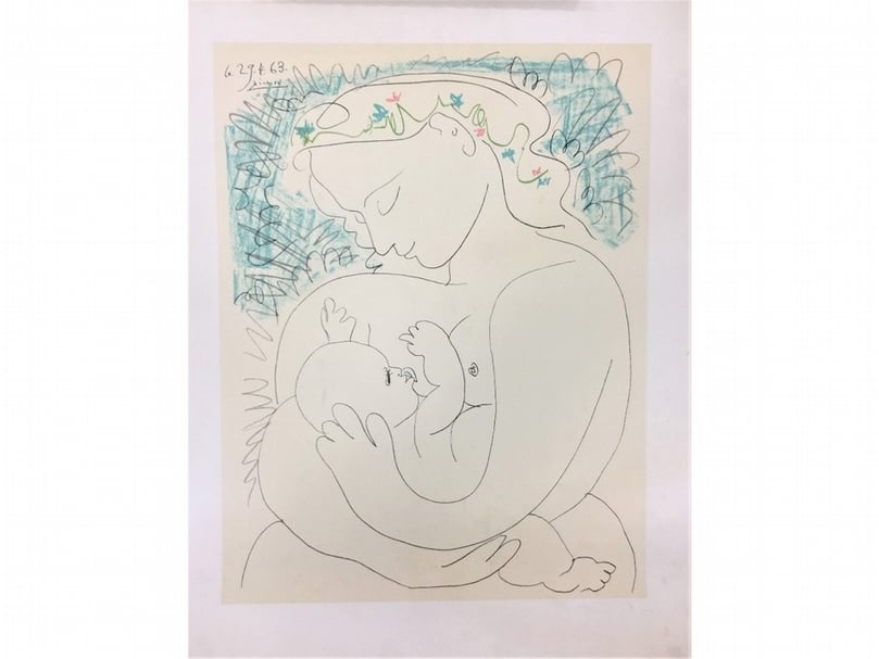 《母與子》,史博館發現的四張版畫之一。畢卡索於 1963年製作,畫中以線條勾勒出母親與依偎懷中的孩子。(國立歷史博物館提供)