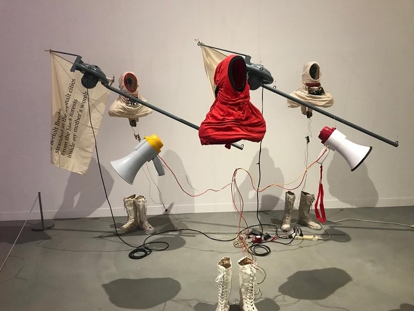 「太陽雨：1980年代至今的東南亞當代藝術」展覽現場。（攝影／王萱）
