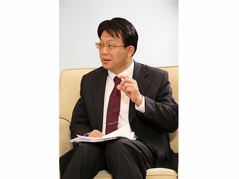 目前任職於圖文傳播藝術學系教授謝顒丞。（取自台灣藝術大學圖文傳播藝術學系網站）