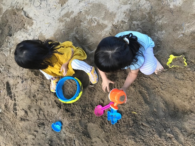沙坑是特色公園常見的遊具元素，有助於兒童對於空間與創造力的抒發與理解。（攝影／張玉音）
