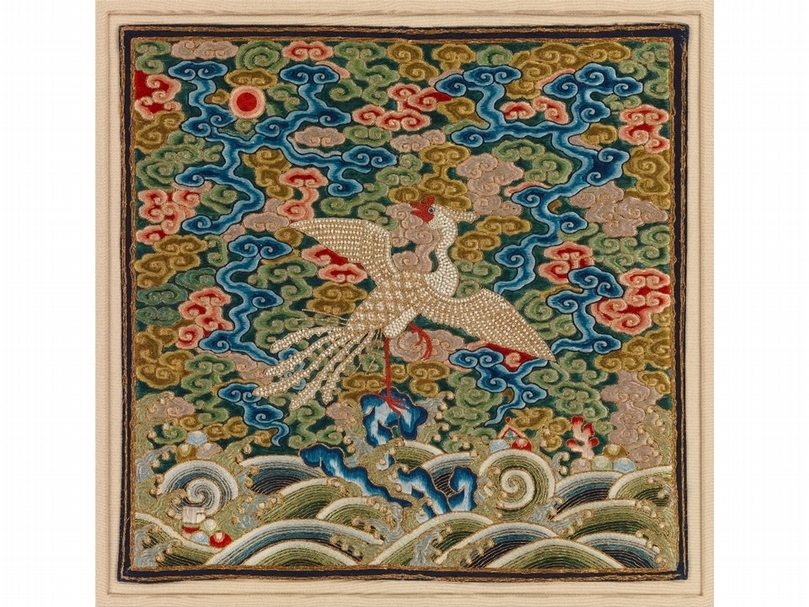 清乾隆《刺繡白鷴補子》。（©The Metropolitan Museum of Art）