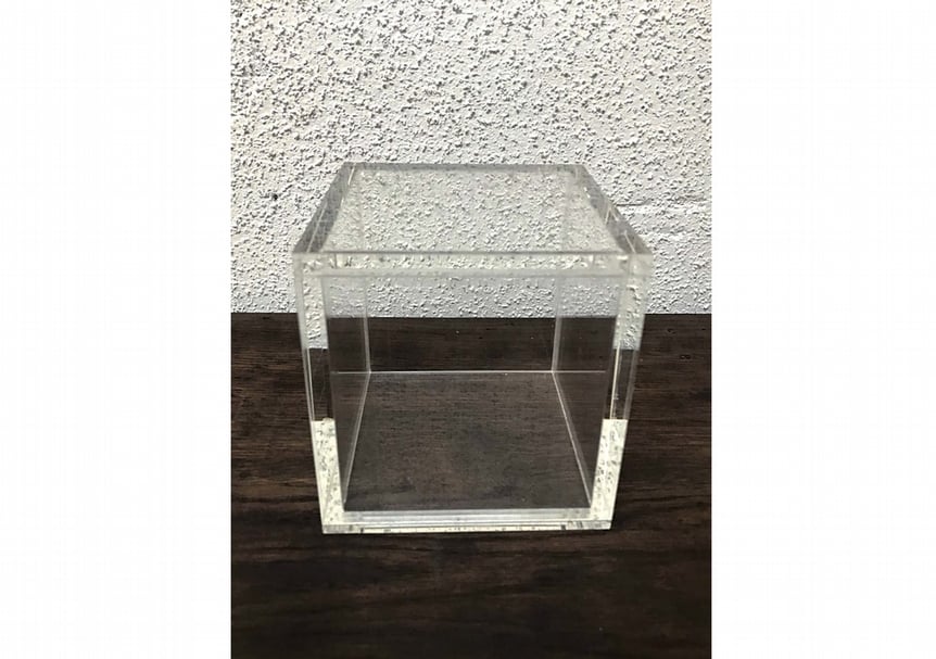 原口典之《無題》,壓克力,12x12x12 cm,2014。(也趣藝廊提供)