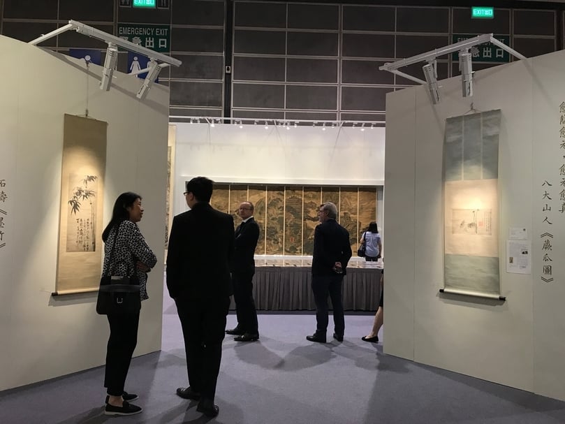 古書畫預展現場，八大山人《蕨瓜圖》及石濤《墨竹圖》雙星迎賓。（攝影／藍玉琦）