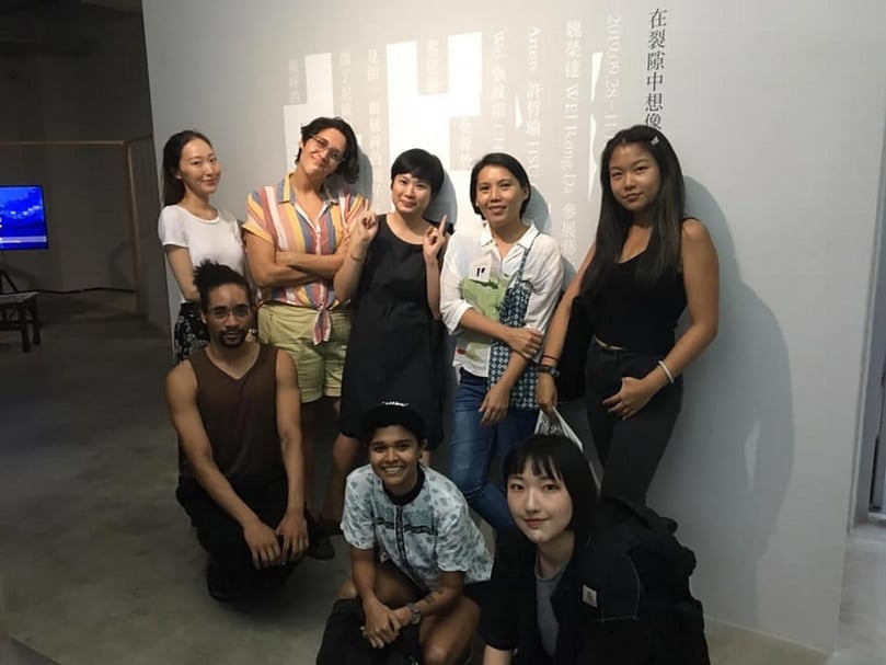 國立臺北教育大學當代藝術評論與策展研究全英語碩士學位學程，展覽練習課程至TKG+畫廊參訪。（取自CCSCA臉書）
