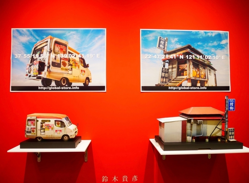 德鴻畫廊展位中，呈現鈴木貴彥（Takahiko Suzuki）的「全球商店計畫」。（本刊資料室）