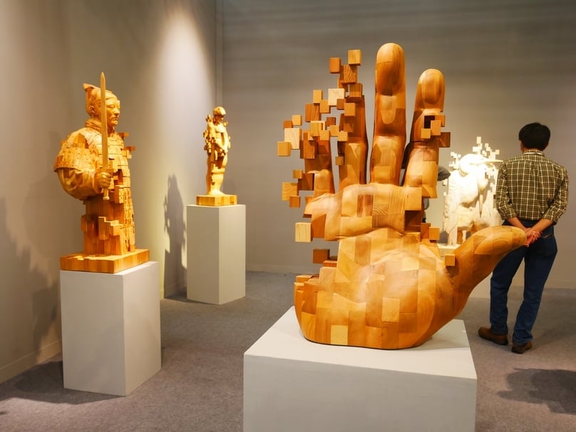 東之畫廊展出台灣木雕藝術家韓旭東的作品。（本刊資料室）