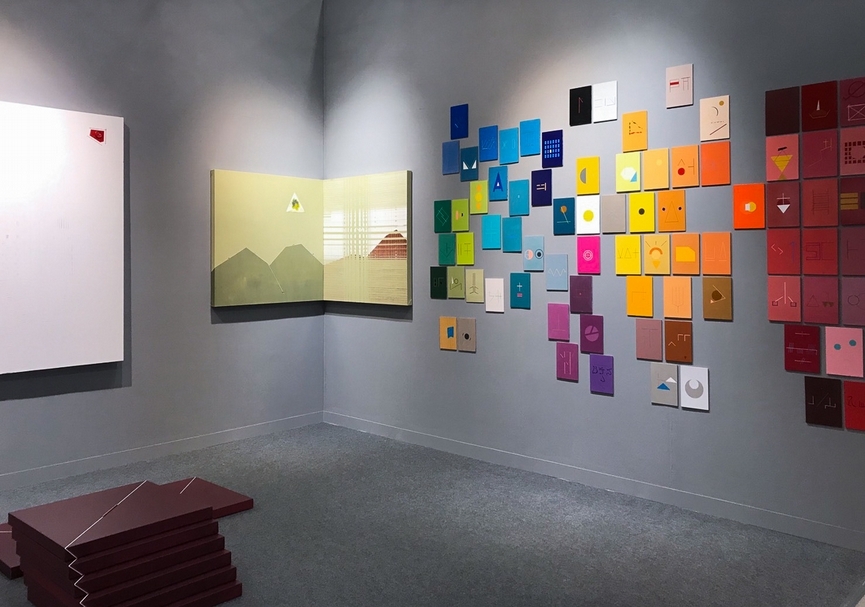 位於 L01展位的李政勳 X 99°藝術中心。（攝影／許雲喬）
