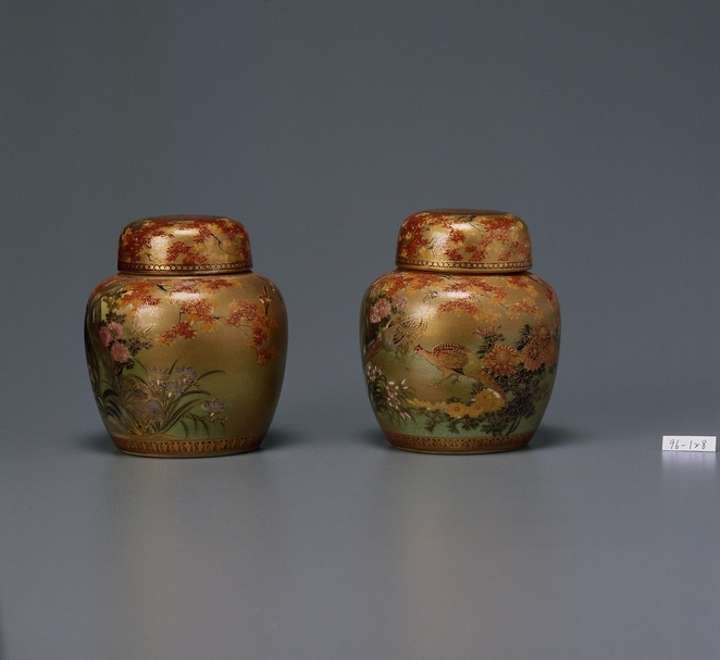 〈金漆花鳥繪瓷茶末罐一對〉,國立歷史博物館藏。(圖/國立歷史博物館)