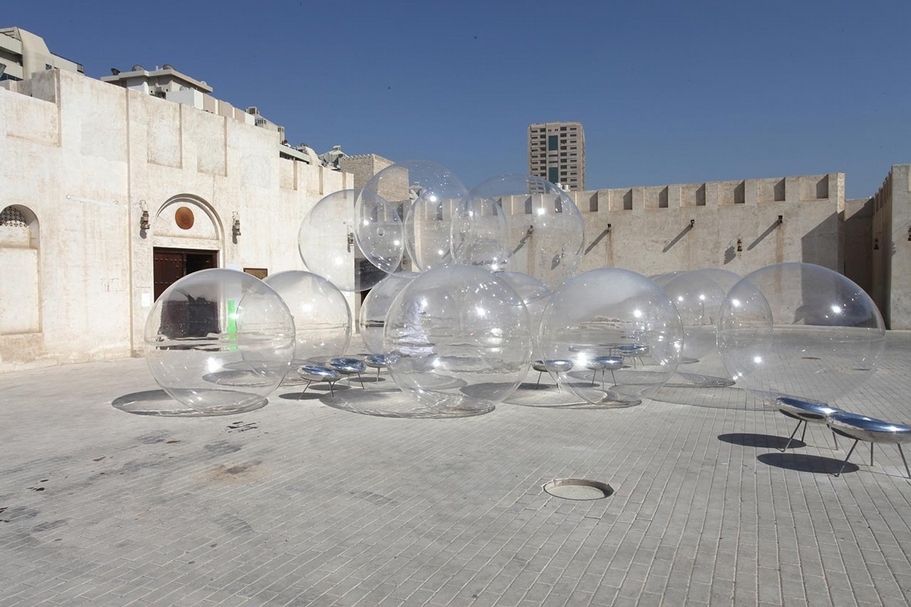 2013沙迦雙年展，展出作品日本SANAA建築事務所的《泡沫》（Bubble）。（本刊資料室）