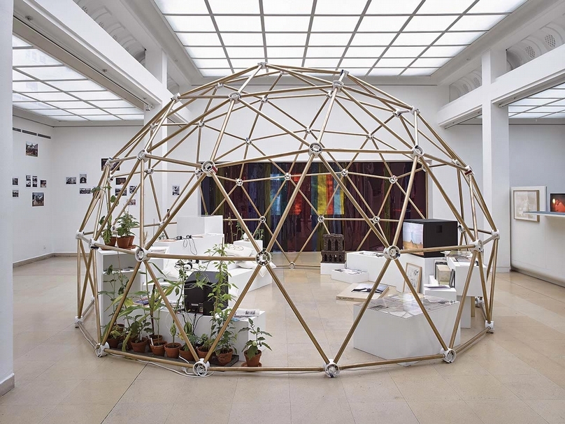 2018 關渡雙年展「給亞洲的七個提問」，藝術家組合克里斯多夫．德雷格＆海德恩．霍茲芬德作品。（關渡美術館提供）