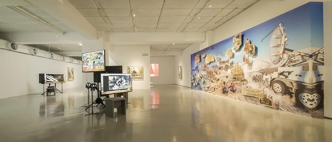 許家維個展「熊貓、鹿、馬來貘與東印度公司」。（攝影／黃宏錡，北師美術館提供）