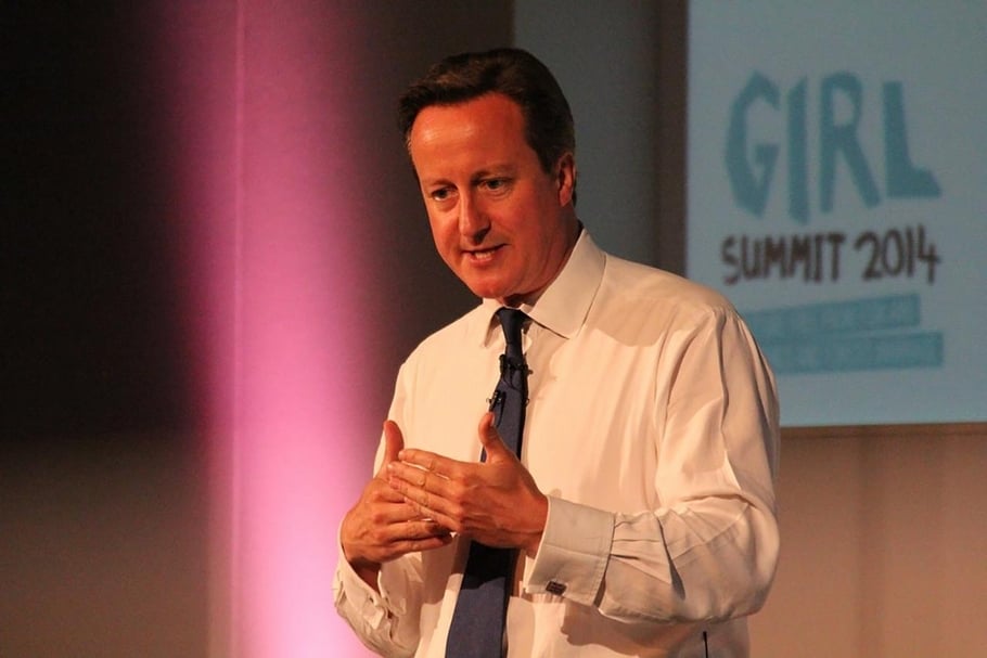 大衛． 卡麥隆（David Cameron）。（"Prime Minister David Cameron speaking at Girl Summit 2014" by DFID - UK Department for International Development is licensed under CC BY 2.0 ）