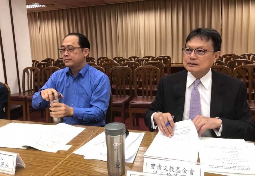藝科智庫執行長石隆盛（左）和雙清文教基金會董事長洪三雄（右）。（簡秀枝提供）