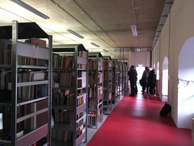 參訪文獻研究計畫「Archiv der Avantgarden」，於德國德勒斯登。（攝影／鄒婷）