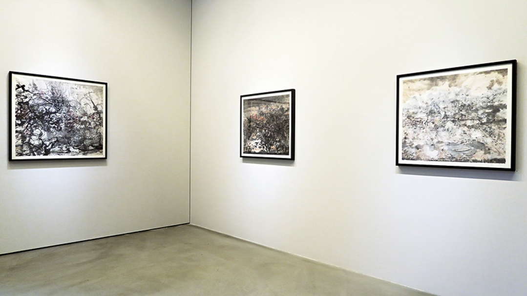 2017年,洪凌「冥然歸隱」系列作品於索卡藝術中心展覽現場。(攝影/楊椀茹)