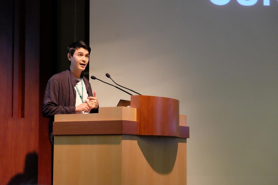 來自新加坡的鄭大衛（David Teh）是作家與策展人，其研究聚焦於東南亞當代藝術，這次以「策展的職能為何？」為講題。（立方計劃空間提供）