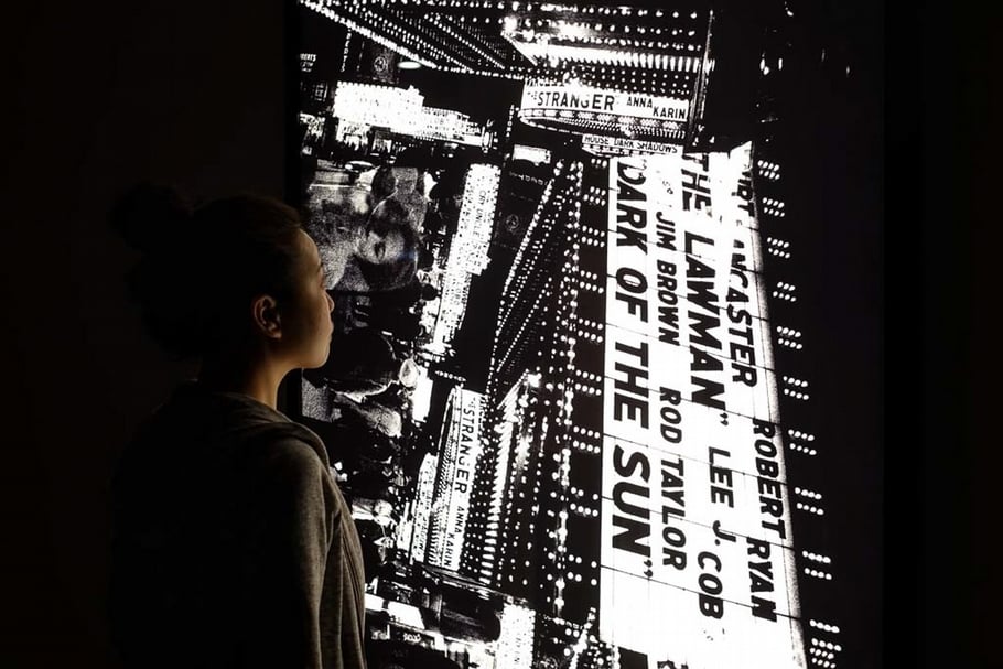 森山大道（Moriyama Daido）「Radiation」展，於紀畫廊出燈箱新作。（攝影／朱祈安）