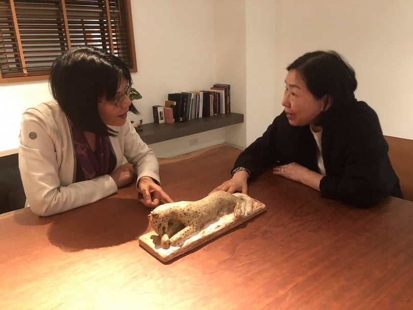 從耿桂英口中，討論臺灣畫廊生態的發展現況。（簡秀枝提供）