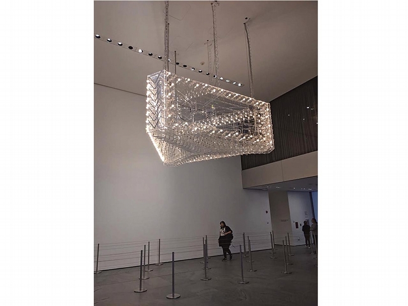 法國藝術家菲利普浦．帕雷諾（Philippe Parreno）場地限定、數位感應裝置作品《回聲》（Echo, 2019）。（攝影／謝佩君）