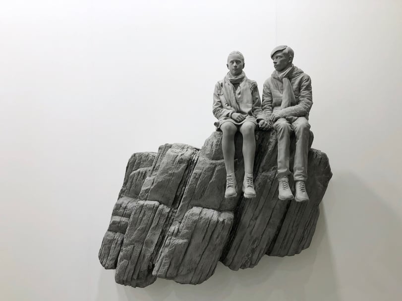 常青畫廊（Galleria Continua）呈現漢斯．歐普．德．貝克（Hans Op De Beeck）2019年的作品《懸崖》（The Cliff）。（本刊資料室）
