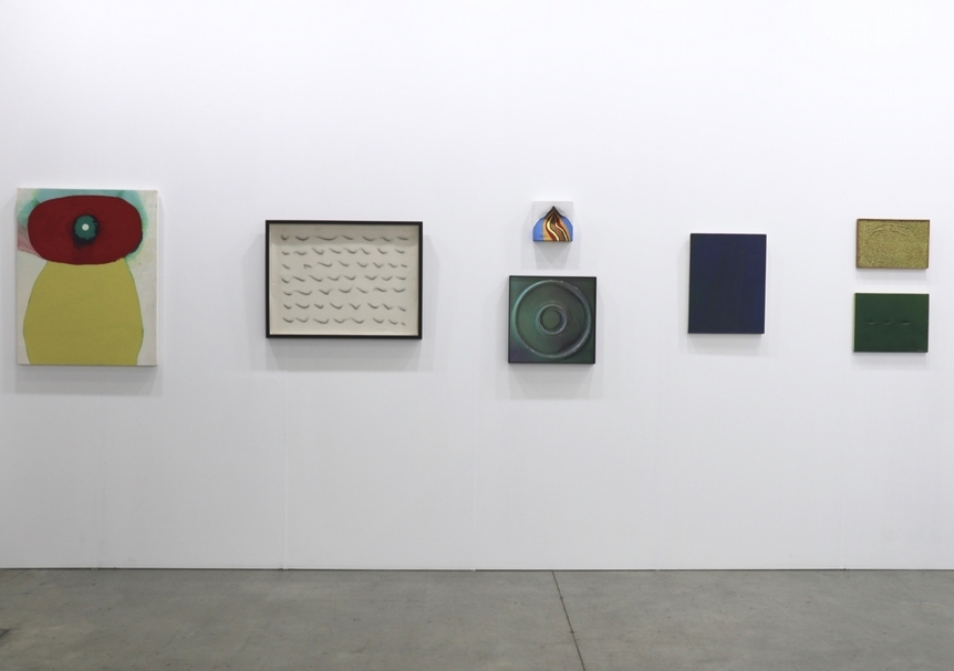 維伍德畫廊（Axel Vervoordt Gallery）帶來具體派、零派等藝術家作品。（本刊資料室）