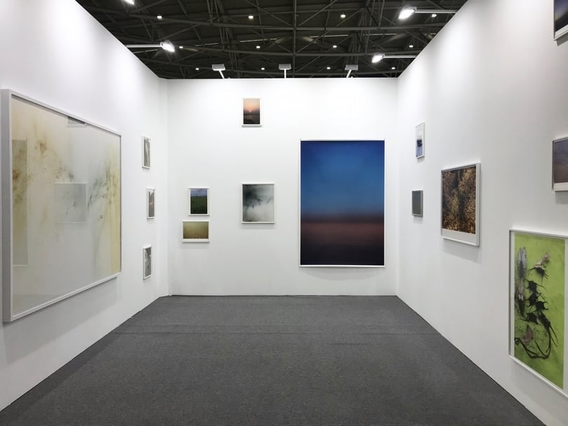沃夫岡.提爾曼斯(Wolfgang Tillmans)《日夜》(Tag/Wacht)展出現場。(本刊資料室)