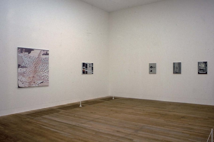 2004年倫敦泰德現代美術館呂克．圖伊曼斯個展現場。（卓納畫廊提供）