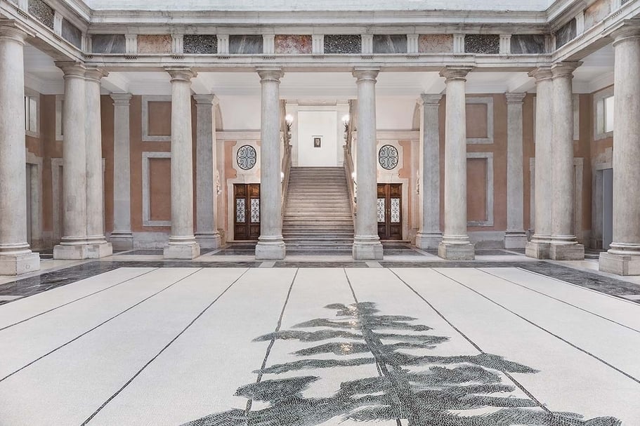 呂克．圖伊曼斯2019米蘭格拉西宮（PALAZZO GRASSI）「肌膚—呂克．圖伊曼斯」回顧展現場。©呂克．圖伊曼斯，（攝影／DELFINO SISTO LEGNANI & MARCO CAPPELLETTI）