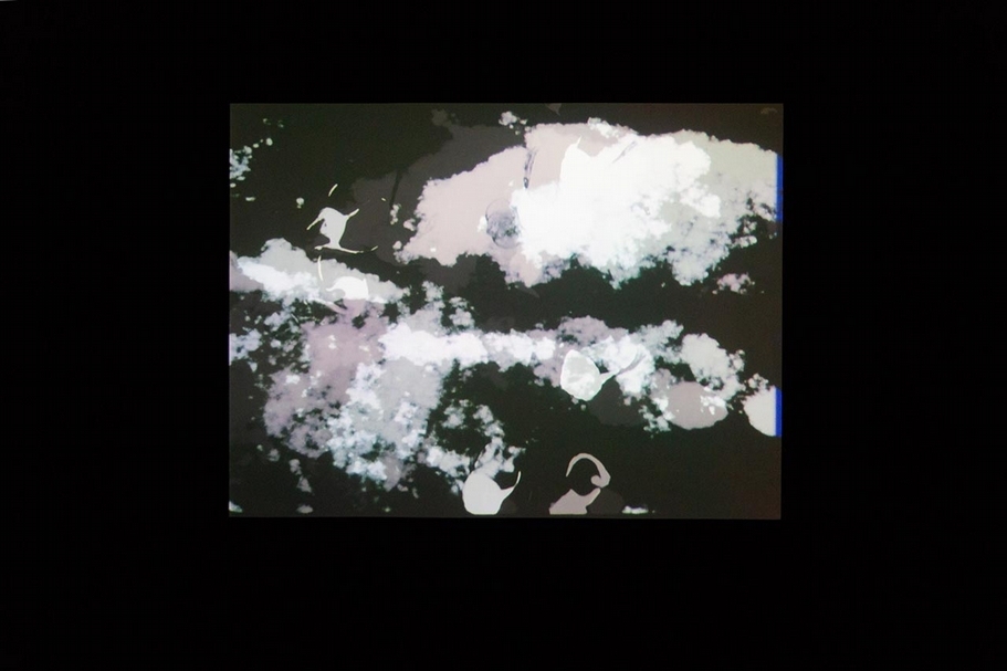 阿比查邦・韋拉斯塔古（Apichatpong Weerasethakul）《子彈》，單頻錄像，1994。（藝術家與臺北市立美術館提供）