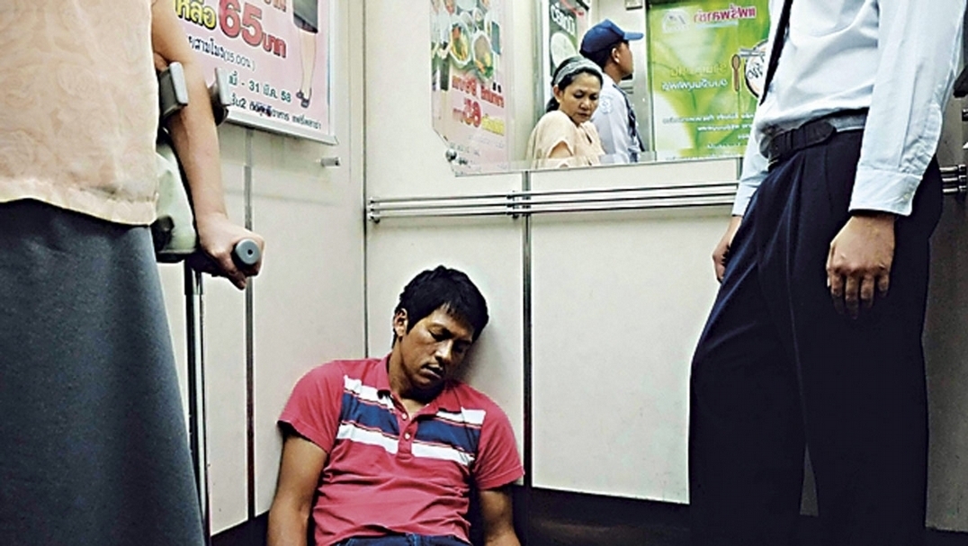 阿比查邦．韋拉斯塔古（Apichatpong Weerasethakul）作品《華麗之墓》（Cemetery of Splendour）劇照。（本刊資料室）