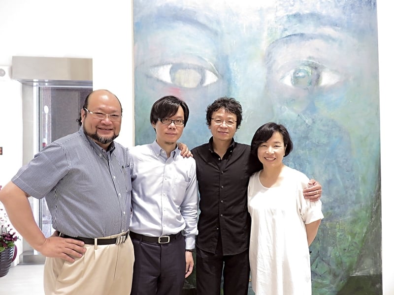 左起：藝境畫廊負責人許文智、師大教授白適銘、藝術家傅慶豊與林慧貞。（攝影／陳意華）
