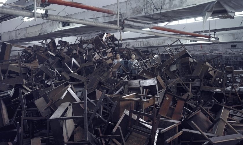陳界仁《加工廠》（Factory）影片截圖，2003。 （Courtesy the artist）