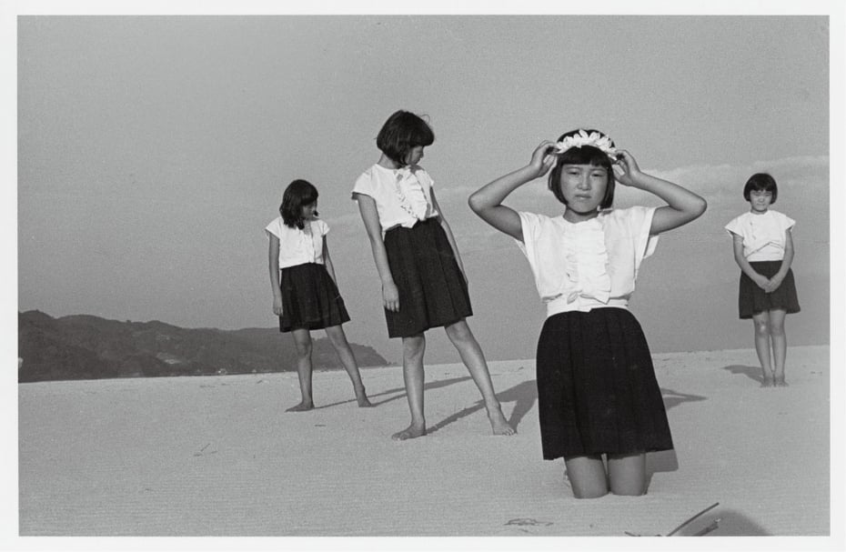 植田正治，少女們，c.1945----©Shoji-Ueda-Office