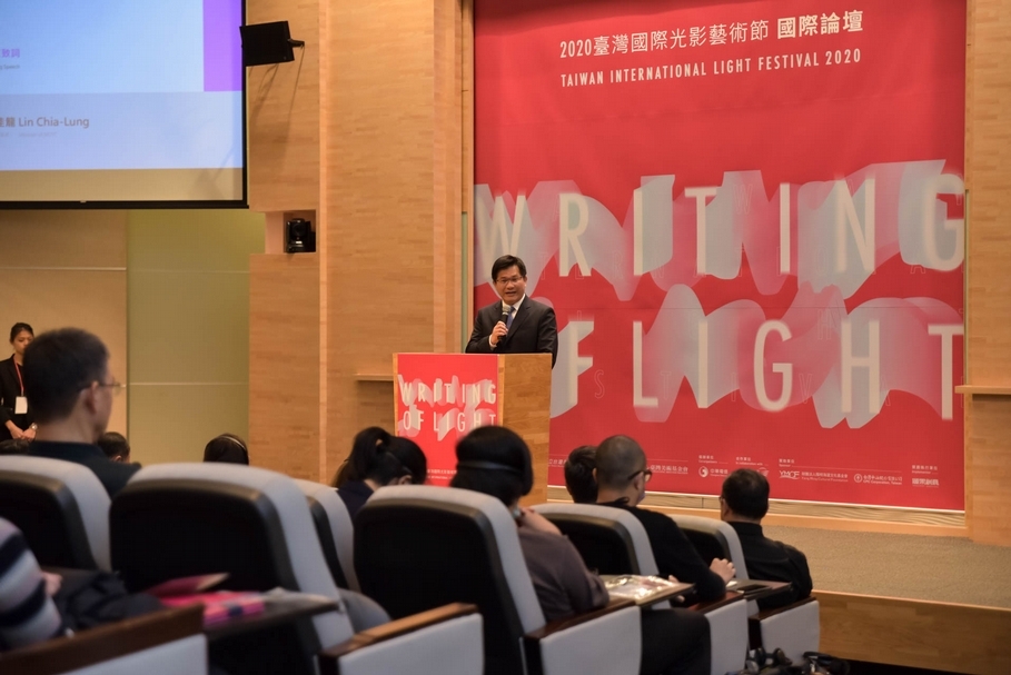 交通部部長林佳龍期望透過臺灣燈會30年來的累積，借鑒國際上舉辦燈節的經驗，審視臺灣燈會的下一步。（擷果創意提供）