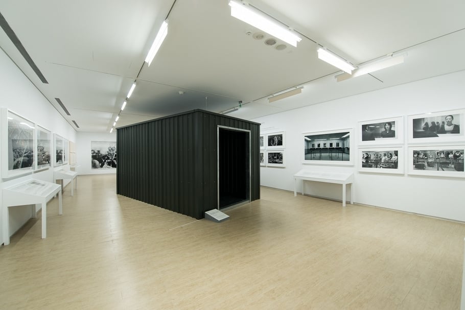 2016年,舉辦陳界仁個展「變文書Ⅰ」。(大未來林舍畫廊提供)