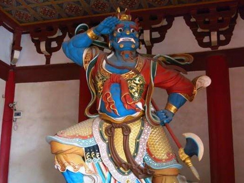 湄洲島媽祖廟山門內供奉的千里眼。（劉曉晨提供）