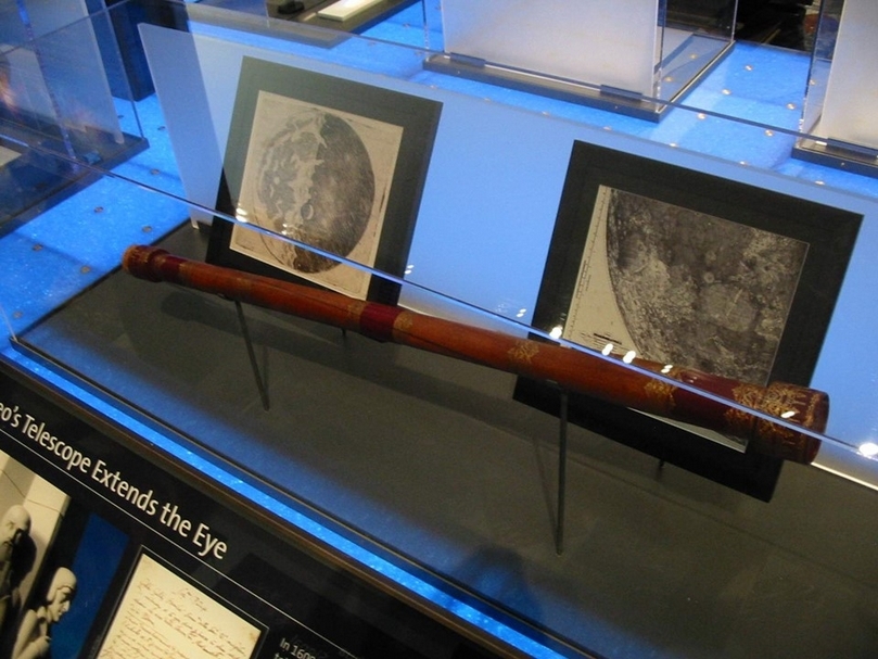 美國格里斐斯天文臺所展示伽利略發明的望遠鏡。©Wikimedia Commons
